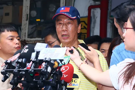 郭台銘怨遭「藍綠媒攻擊」 謝衣鳯:每個候選人都面對最嚴格檢驗