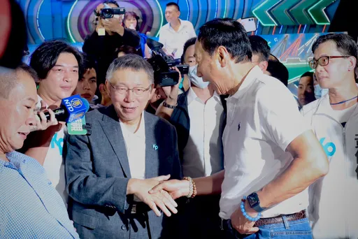 遭指餐會硬蹭柯文哲！　郭台銘曝心境：以為他會坐下來