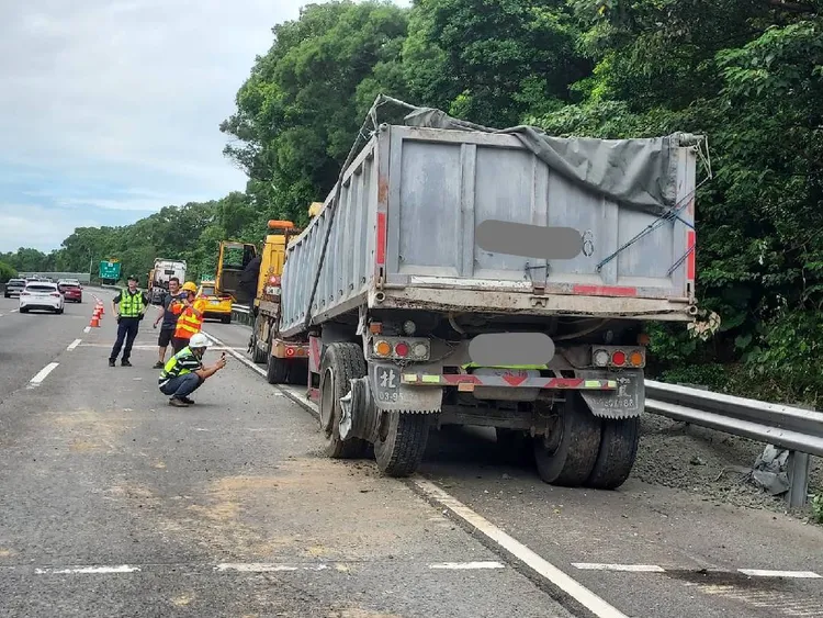 國道警方採證調查。國道警方提供