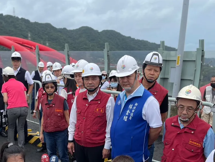 侯友宜視察三鶯大橋工程防汛整備作業。消防局提供