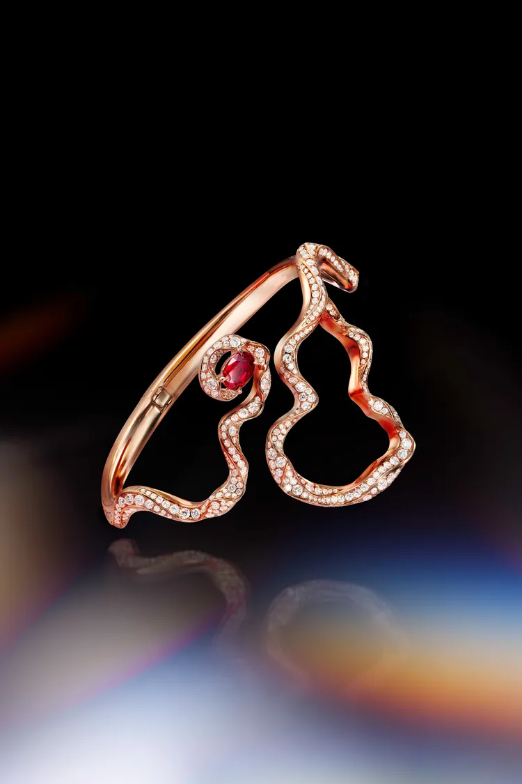 Wulu Fairy高級珠寶系列，就像仙女舞動的衣袖。品牌提供