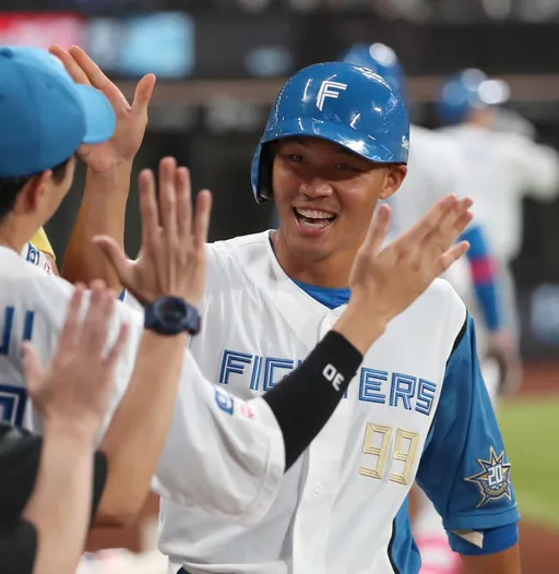 王柏融棒打歐力士王牌山本由伸 一軍打擊率2成86