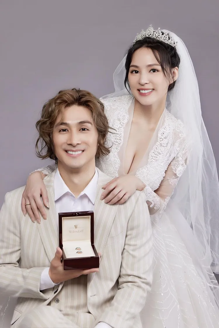 熊熊與老公甜蜜蜜。翻攝熊熊IG