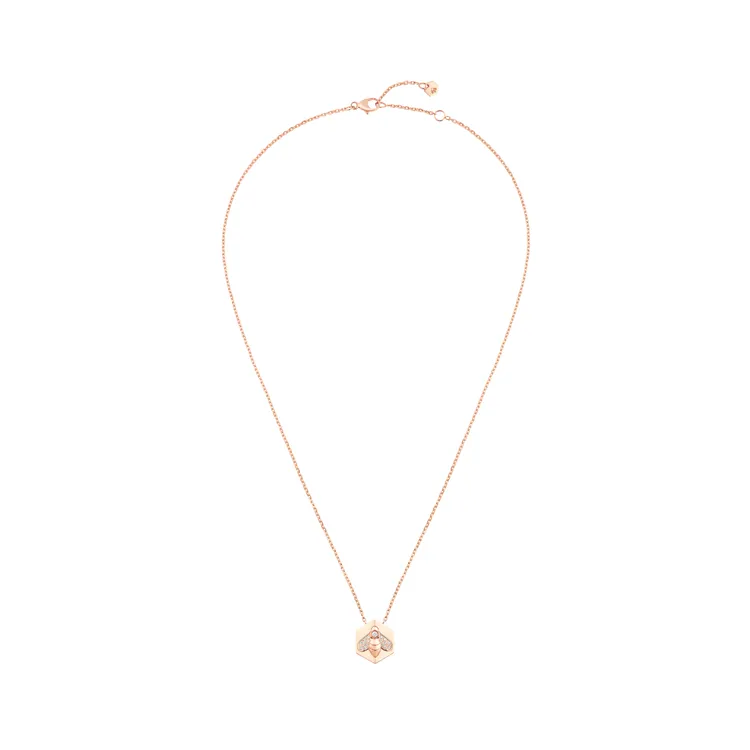 Bee My Love 18K玫瑰金吊墜，價格店洽。品牌提供