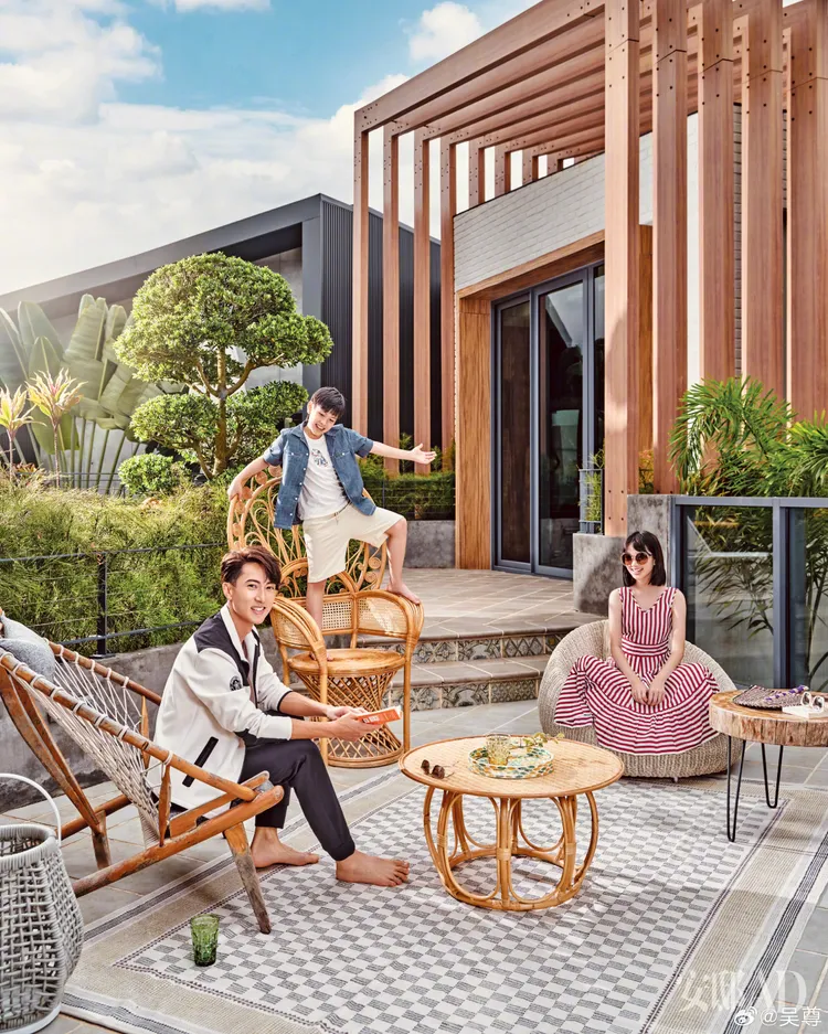 吳尊為讓一對子女學好中文，目前定居上海，汶萊豪宅當作度假用。翻攝吳尊微博