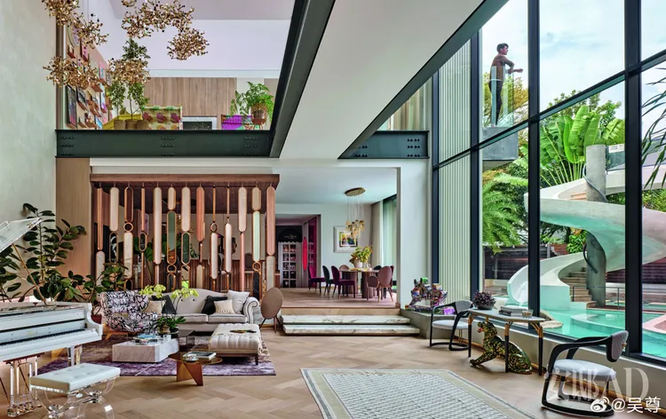 客廳、廚房、餐廳設計成開放式空間。翻攝吳尊微博