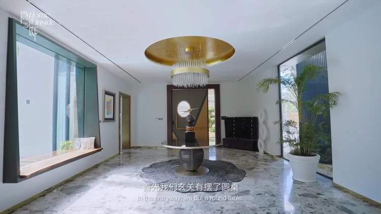 玄關。翻攝吳尊微博