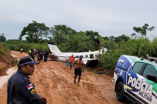 巴西包機亞馬遜州失事衝出跑道 機上14人無一生還