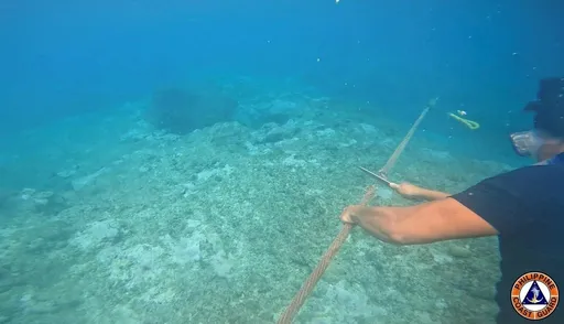 硬起來!菲律賓海防隊稱 已成功移除黃岩島中國設置屏障