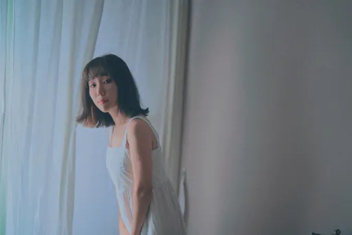 新加坡女歌手才被求婚就有「愛的結晶」 岳父掏23萬台幣當見面禮