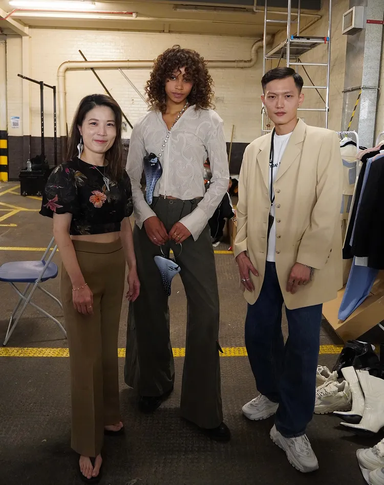 左為維樂副總經理陳安榮，右為台灣品牌設計師 RAY CHU。品牌提供