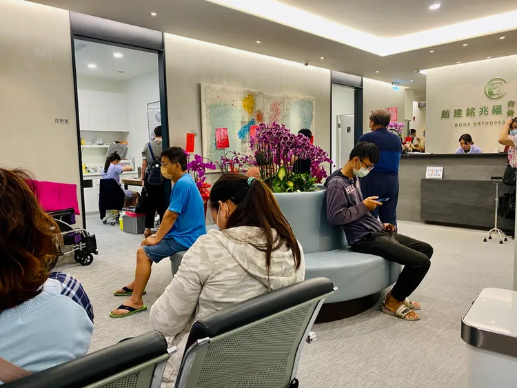 新診所在冷門時段仍有九成滿。地方中心攝