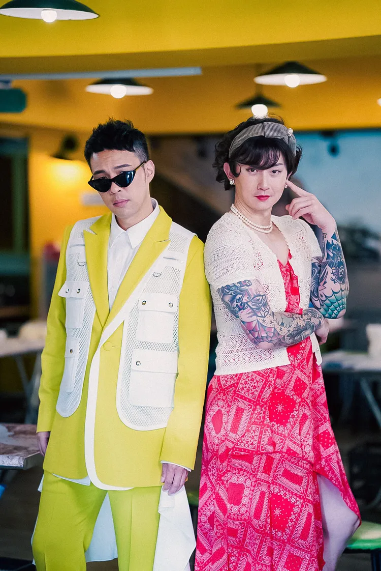 導演小森為MV塑造出「天下有難事，交給媽媽擋！」的奇幻風格。上行娛樂提供