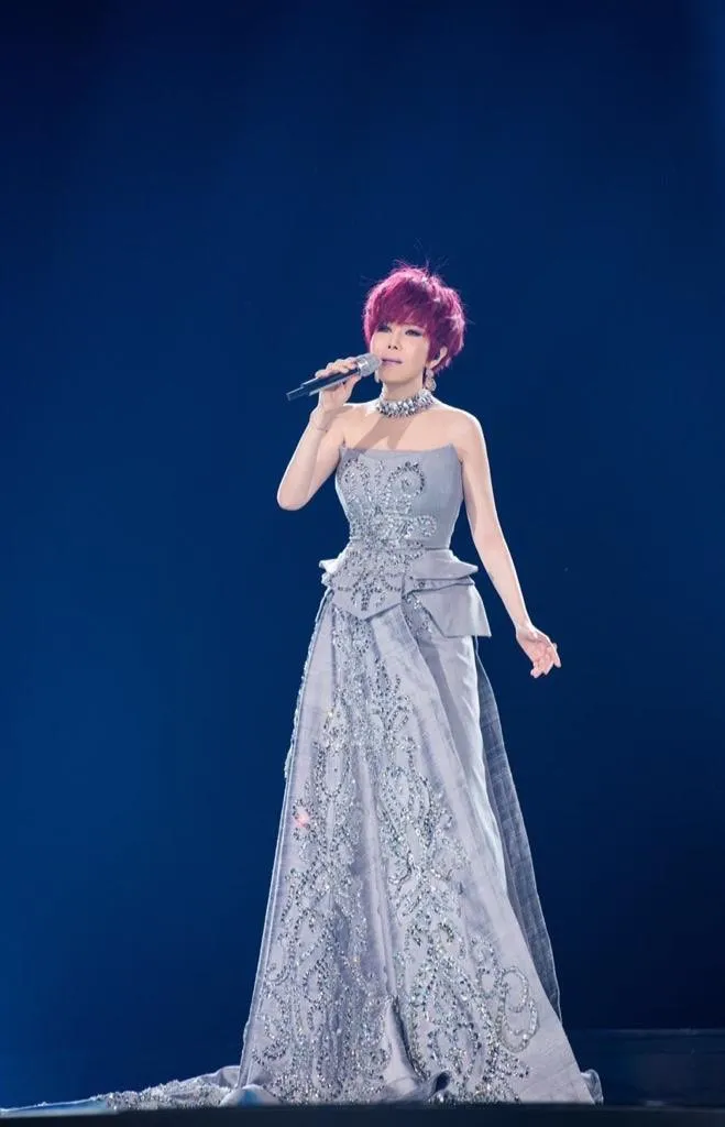 二姐江蕙2015年演唱會後封mic至今已8年，歌迷無不引頸期盼她能復出歌壇，如今因1位領用待用餐的聲障父事件，讓她善行意外曝了光。資料畫面