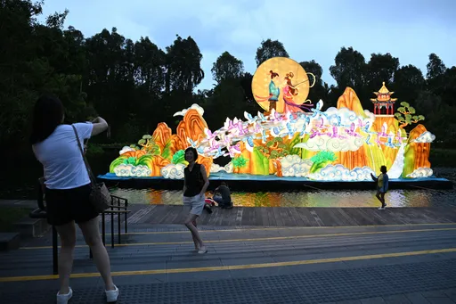 新加坡「濱海花園慶中秋」台灣小吃飄香 9組花燈迎佳節