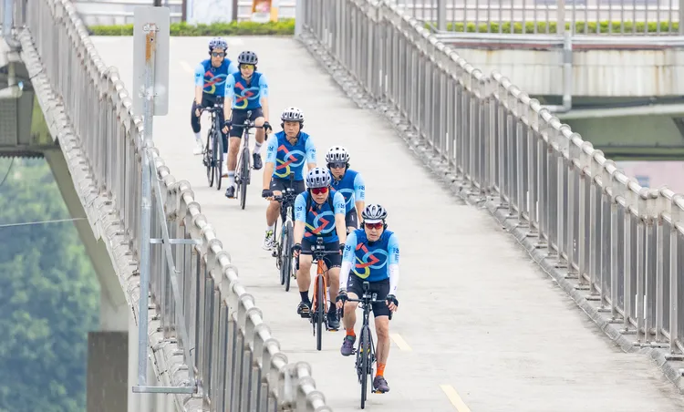 隊長哈林領軍帶著小隊員卜學亮、柯有倫、彭小刀、張庭瑚、周予天完成目標。好看娛樂提供