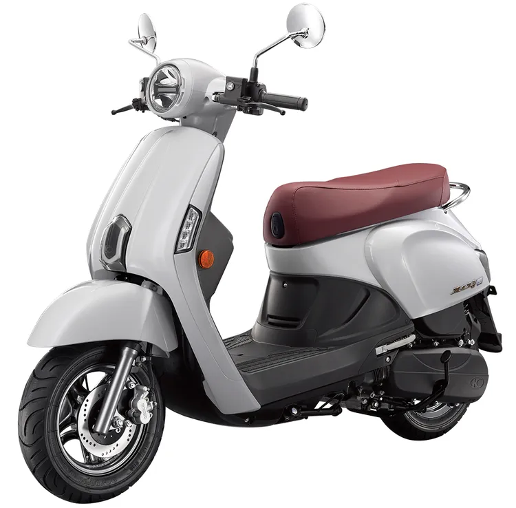 光陽Many LED 125同樣配置LED頭燈，並擁有10.2匹同級最大馬力、雙後避震器。原廠照片