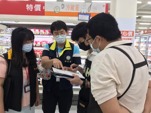追查台農蛋品「誤標效期」 桃園衛生局和消保官聯合稽查