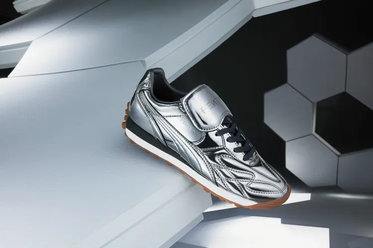 FENTY x PUMA Avanti激光銀，5580元。品牌提供