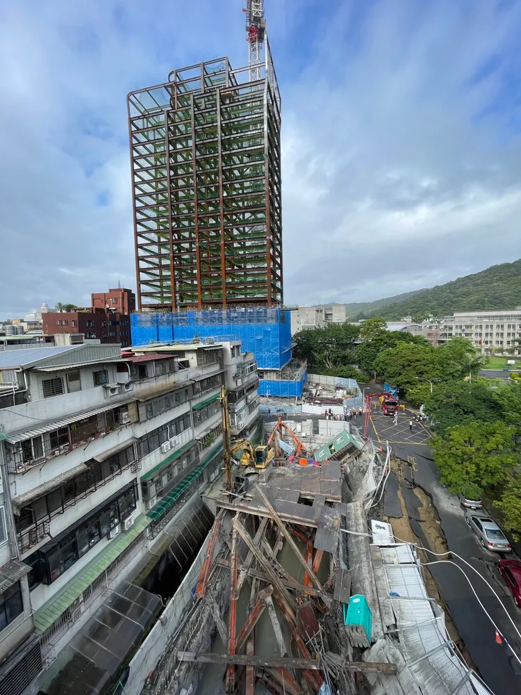 目前事故現場畫面。彭欣偉攝