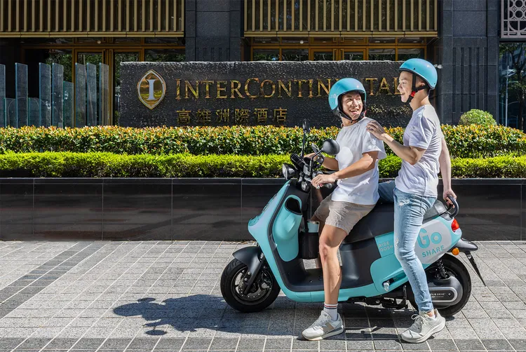 「零碳假期」主題專案房價8201元起，即日起至11/29開放預訂，入住期間自10/1至11/30止。高雄洲際酒店提供