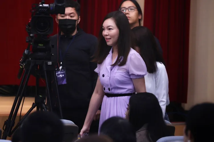 曾馨瑩也現身記者會坐在台下。林林攝