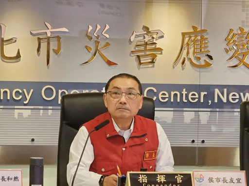 颱風假掰了!侯友宜:新北做好明天上班課準備 校園停車不移將拖吊