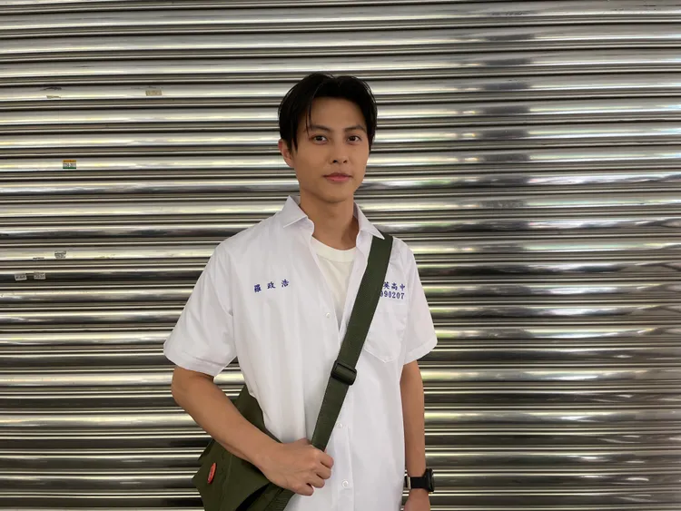 邱勝翊於《沒有你依然燦爛》因逆齡外表飾演高中生毫無違和感。喜鵲娛樂提供