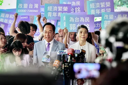 賴佩霞受訪2分鐘爭議沒說清楚！　郭台銘和他們急救援