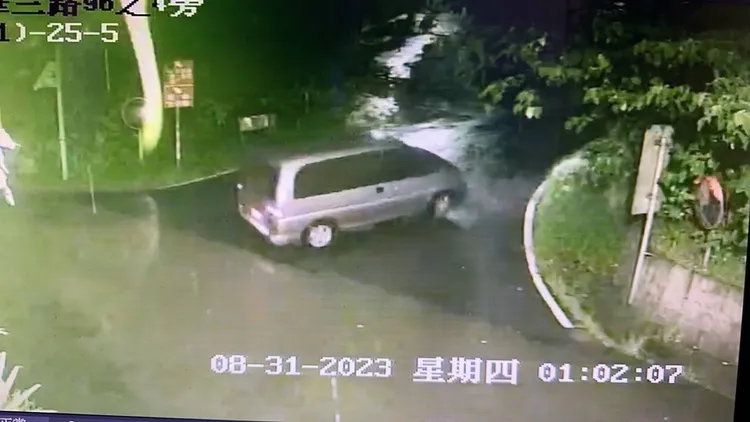 陳男駕駛偷來的贓車犯案。翻攝照片