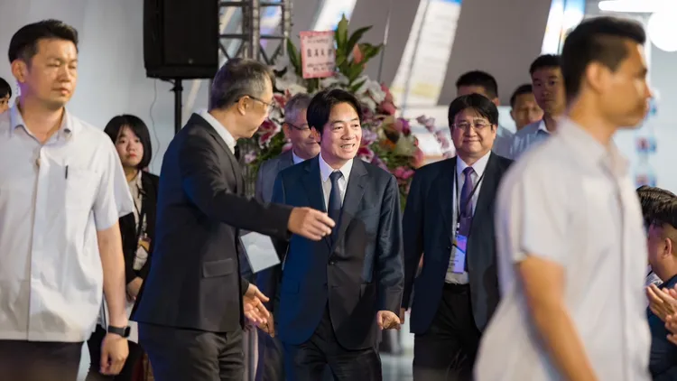 賴清德指出「3稅減免、3費補助、3年服務」措施，支持、鼓勵房東參與包租代管。總統府提供