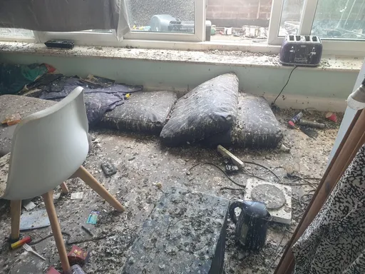 驚悚屎襲現場!房客退租沒關窗肇禍 最衰房東慘噴60萬清理