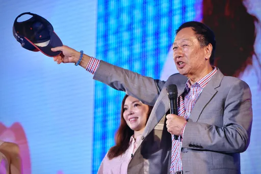 郭台銘出奇蛋「一次滿足兩個願望」！　郭辦還原「生小孩能多養寵物」初衷