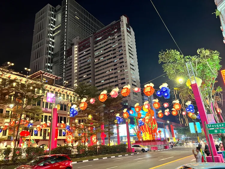 多處街道亮燈。Stella提供