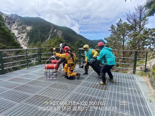 45岁登山领队攀玉山「突然失明」 直升机起飞救援