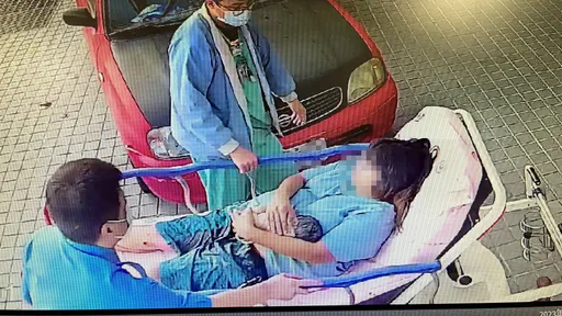 3寶媽產婦半夜突破水 夫開車急送醫!女兒等不及「滑出來了」