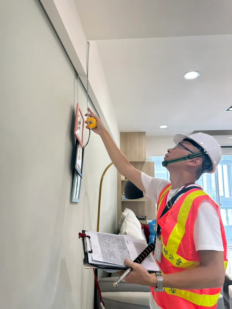 北市土木技師公會技師入屋勘驗。陳怡君提供