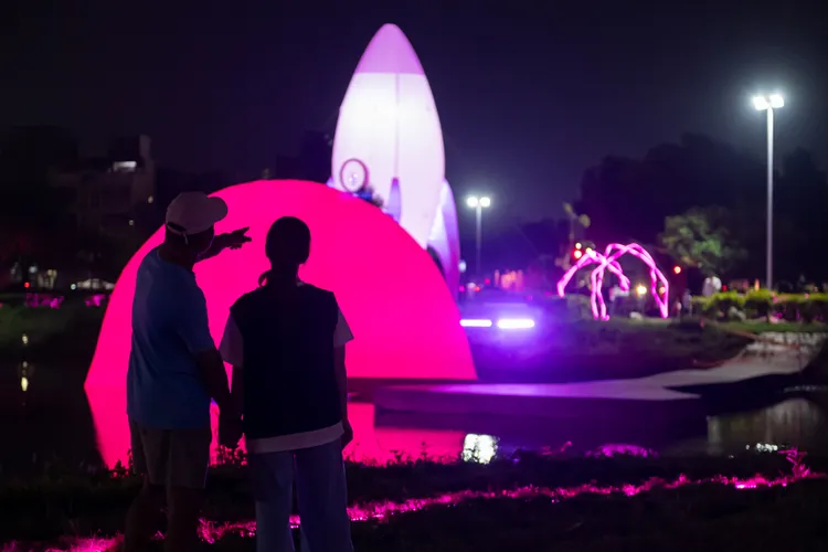 活動策劃好幾款粉色裝置藝術。嘉市府提供