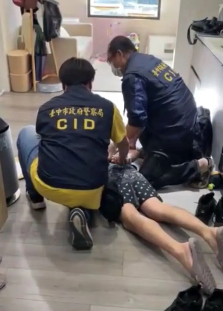 警方攻堅逮捕尤姓主嫌等人。民眾提供