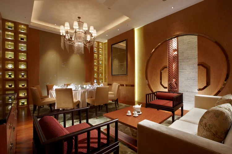 桃花林中餐廳擁有隱密高雅的包廂，十分適合商務宴會。業者提供