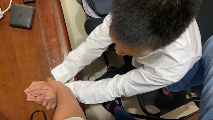 警方先控制前來面交的車手陳男。警方提供