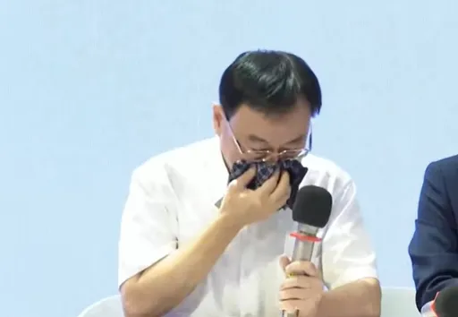 基泰總座記者會上哽咽落淚 本人曝「情緒激動原因」