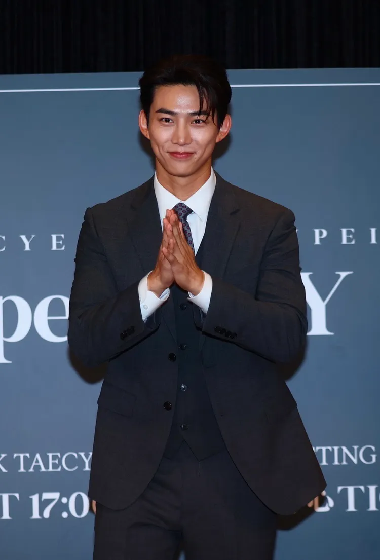 玉澤演祝福粉絲跟心愛的人度過中秋節。彭欣偉攝