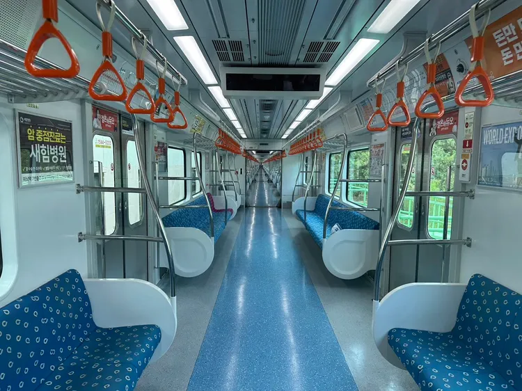 北捷參考首爾地鐵車廂。北捷提供
