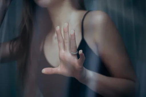 岳母和鮮肉女婿搞不倫！小姨子參戰「曝親媽長相」：姊夫為什麼吃得下去