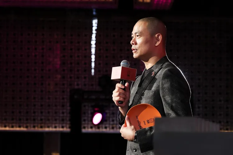 名廚江振誠領軍的RAW，今年仍獲米其林二星殊榮。翻攝江振誠臉書