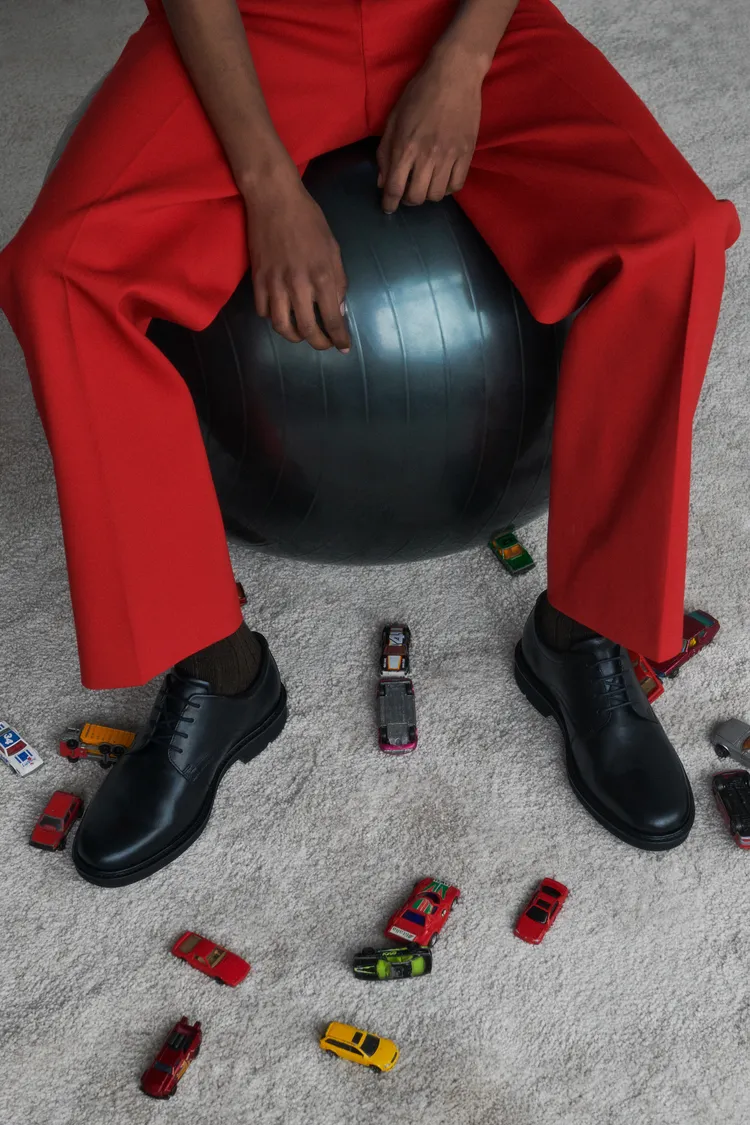 METROPOLE LONDON在經典德比鞋鞋型之下，同時擁有運動休閒鞋的舒適感。品牌提供