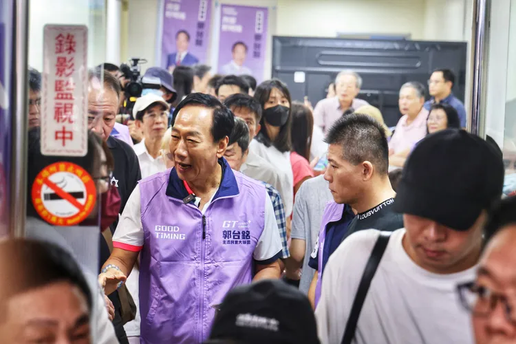 郭台銘上午赴連署站。林林攝