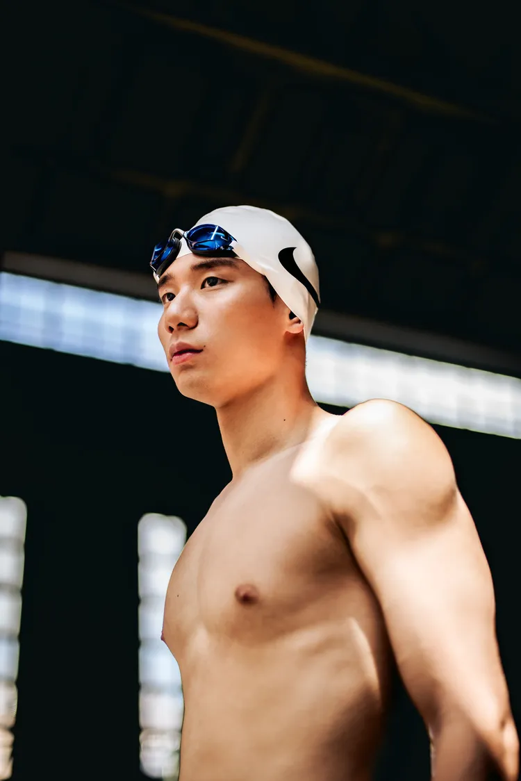 王冠閎昨晚在杭州亞運奪下200公尺蝶式銀牌，寫下台灣游泳運動的歷史新猷。品牌提供