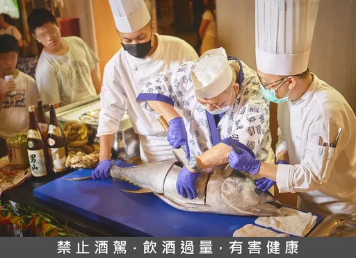 台北福華大飯店彩虹座「山珍海味蟹饗宴」週末限定鮪魚秀新鮮登場